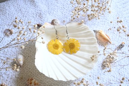 Cute daisy earrings